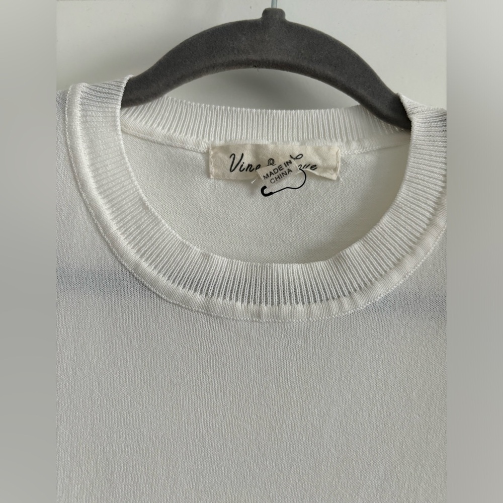 Vine & Love Top Puff Shoulder Long Sleeve Flower 3D Appliqué Snow White …​​ - Picture 5 of 8